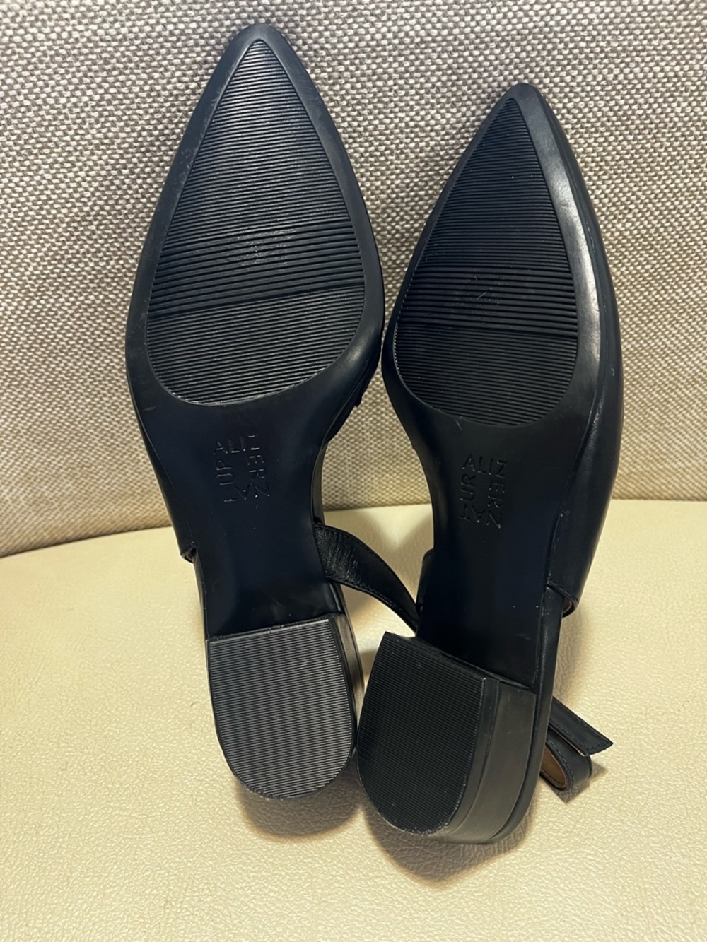 Naturalizer Banks Black Pointed-Toe Slingback Low Heel Mules Size 6.5 - Picture 9 of 9